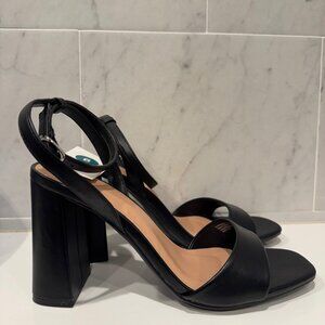 Ankle Strap Block Heels with Memory Foam Size 9